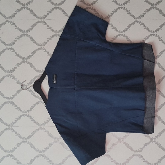 Adidas 3 stripes loose crop top. - Picture 5 of 8